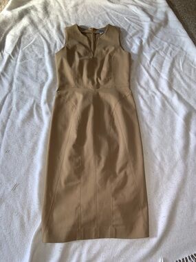 DKNY Tan Sleeveless Sheath Dress size 6 sleeveless tank V-neck stretchy contour